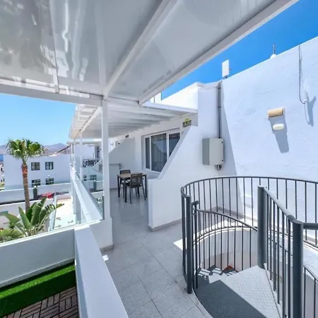 Апартаменты Sunlit Paradise House