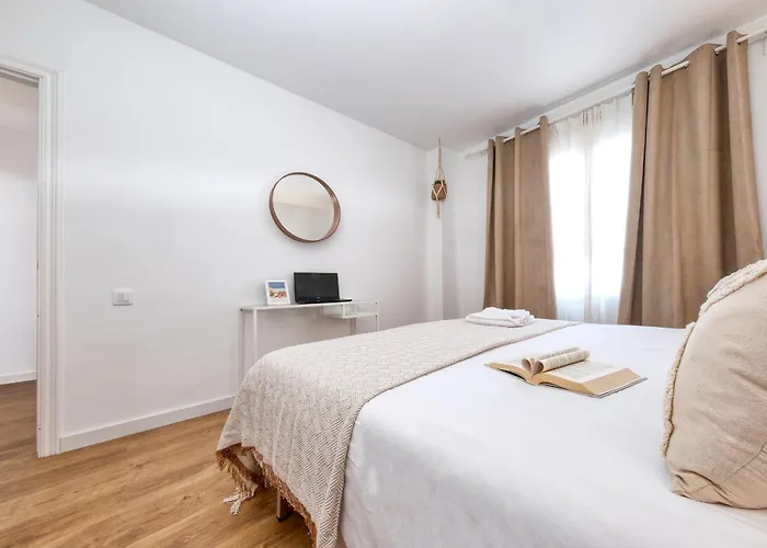 Apartment Sunlit Paradise House *