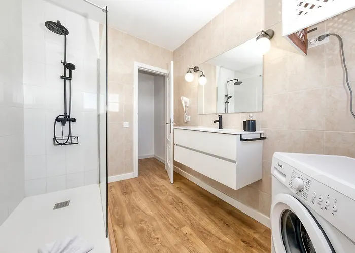 Sunlit Paradise House *